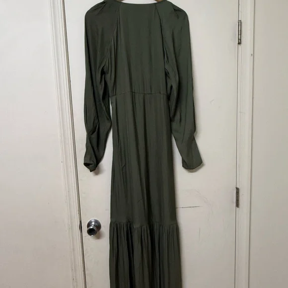 Banana Republic Long Sleeve Green Dress - Picture 4 of 4